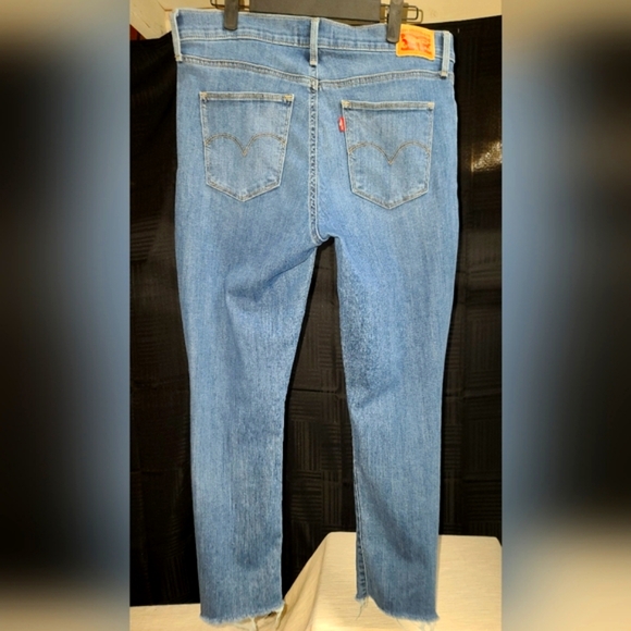 EUC Levi's Blue Ripped Skinny Jeans - Picture 3 of 5